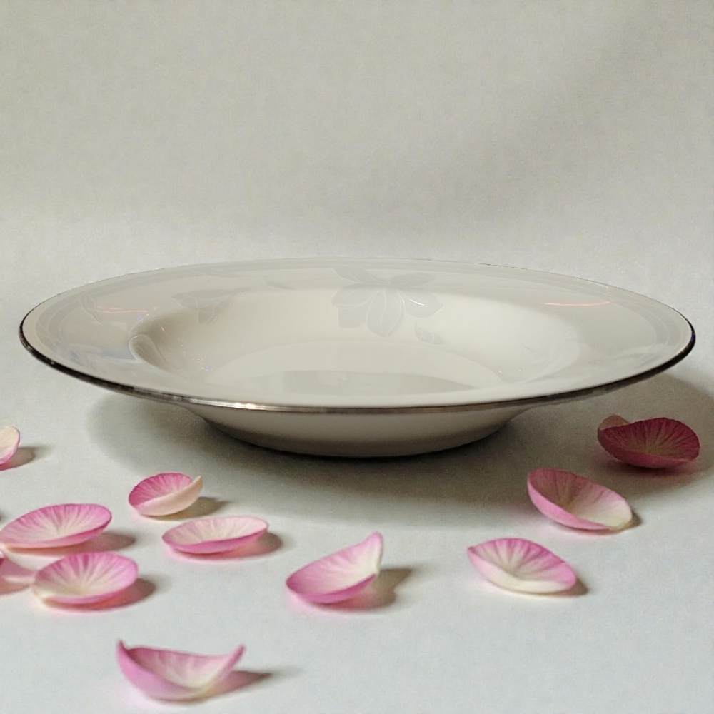 1 Ovation White Soup Bowl Mikasa Bone China Blue Gray Floral